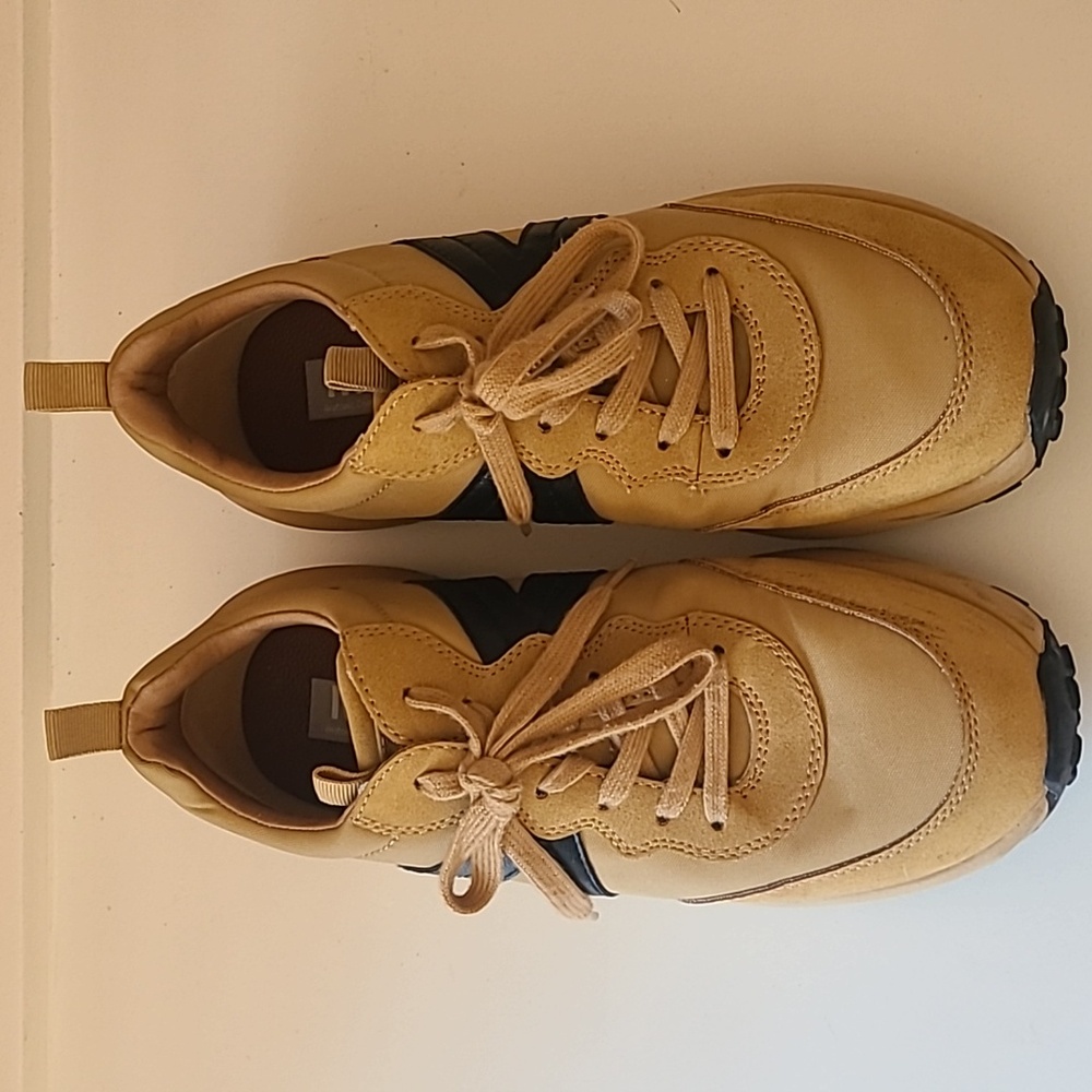MIA SCOUT TAN BLACK Chunky Retro Sneaker Size 7.5 - Picture 3 of 15
